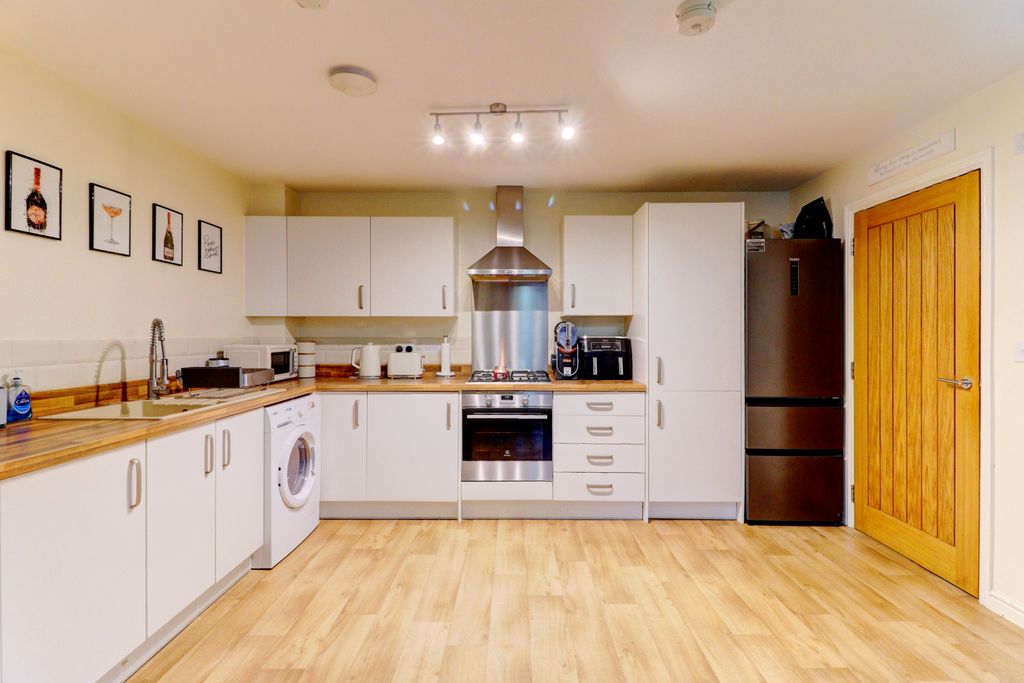 Property photo 2 of 10 Picture No. 05