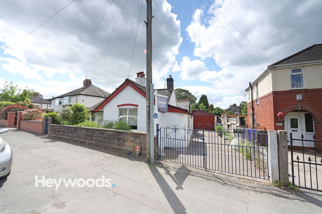 Property photo 1 of 44