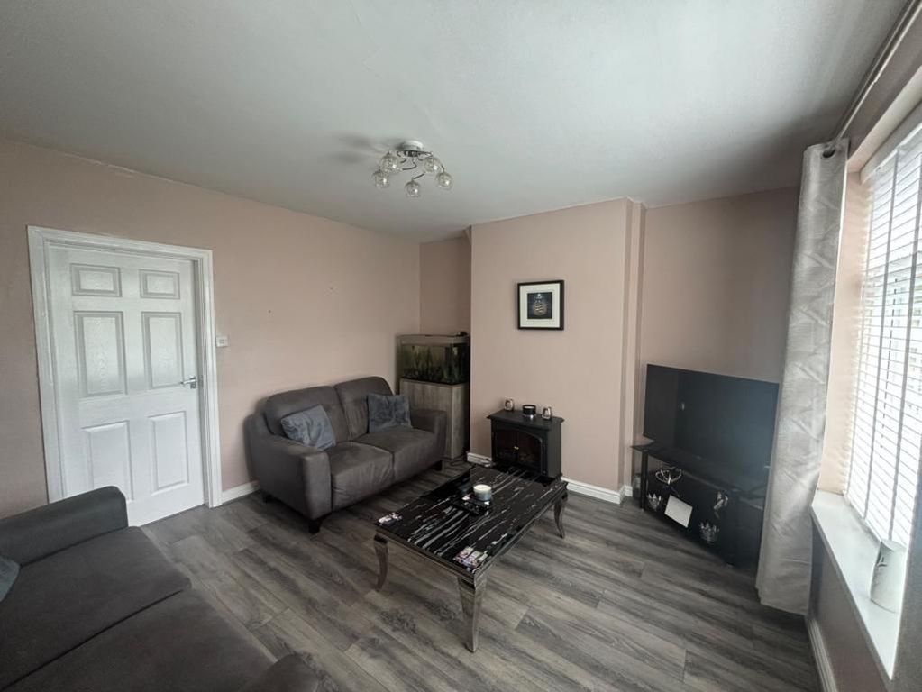 Property photo 3 of 10 Lounge