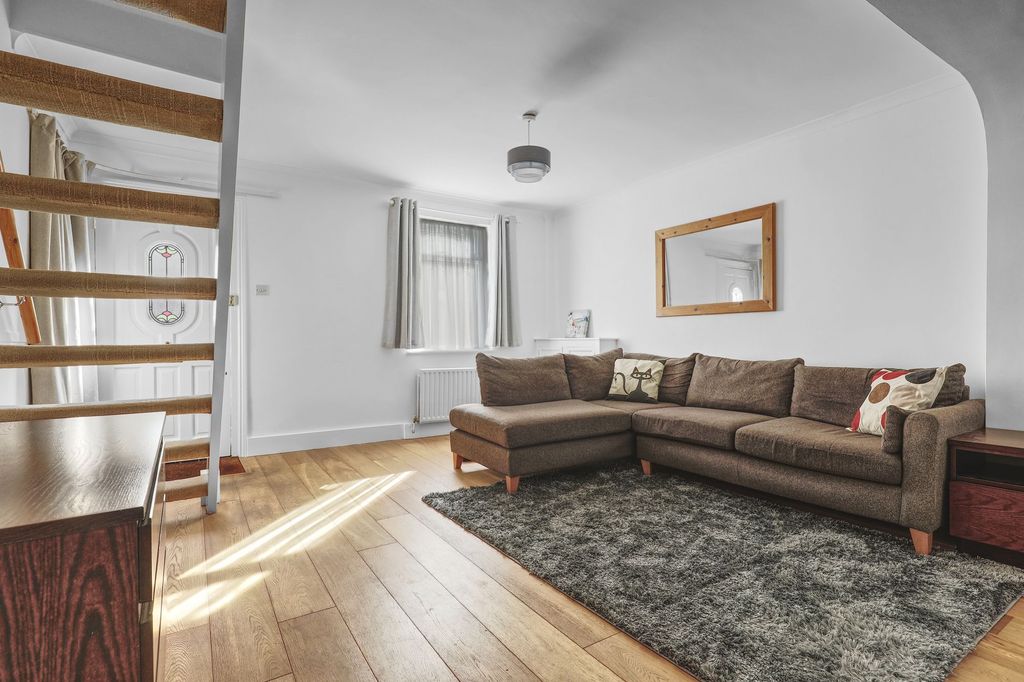 Property photo 2 of 10