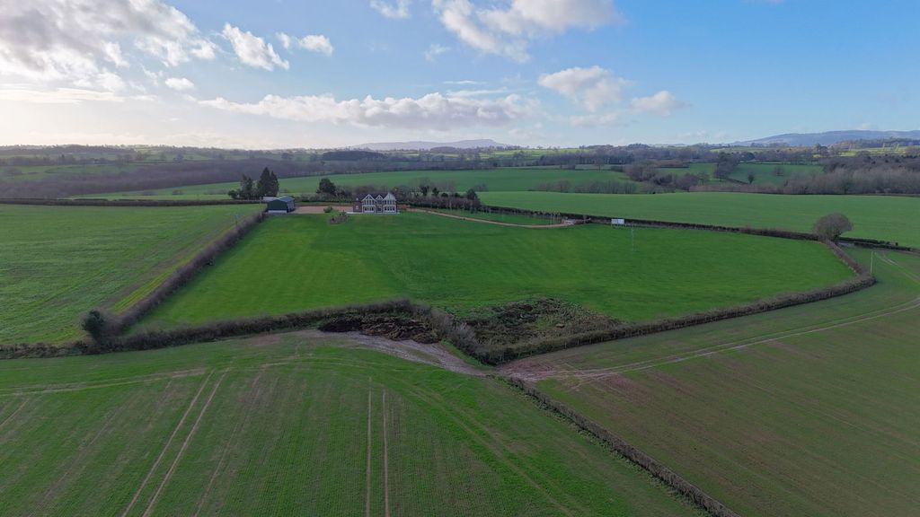 Property photo 3 of 47