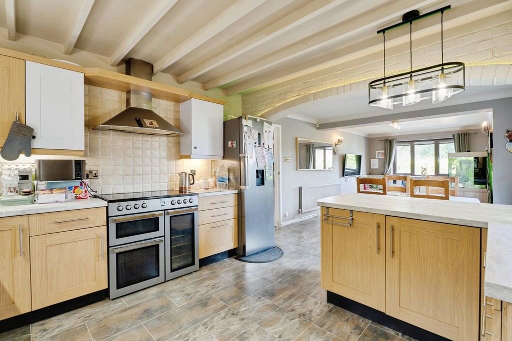 Property photo 3 of 24 Pbox-Img.Jpg