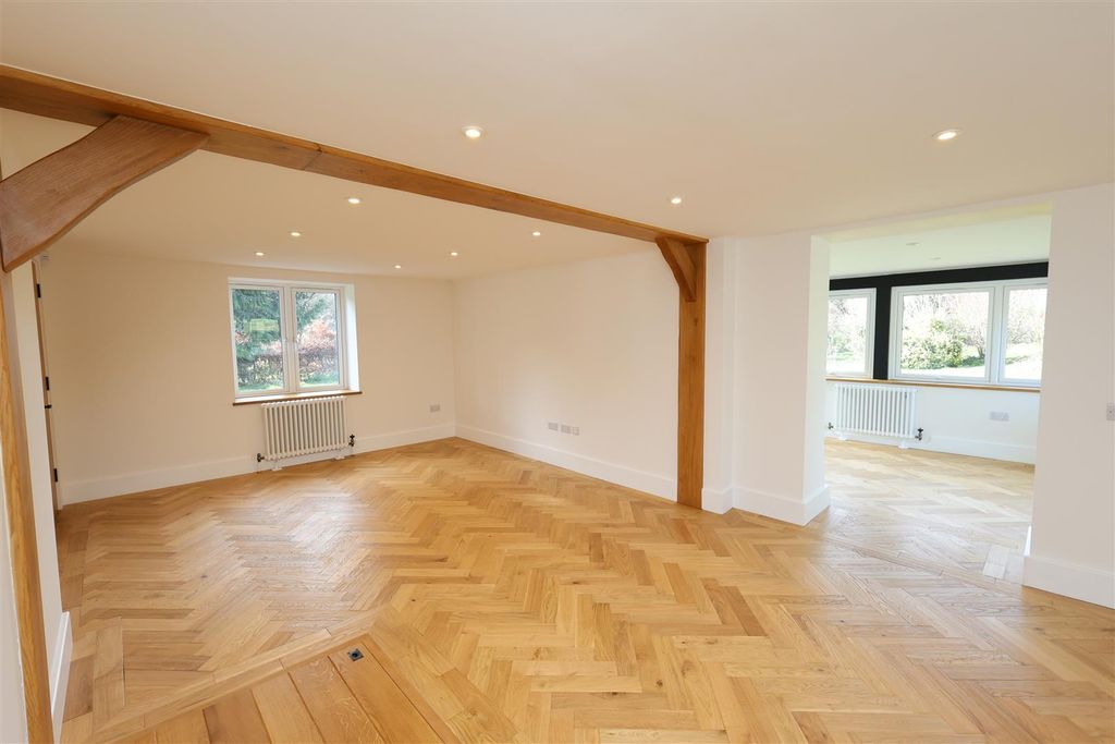 Property photo 3 of 36 Reception