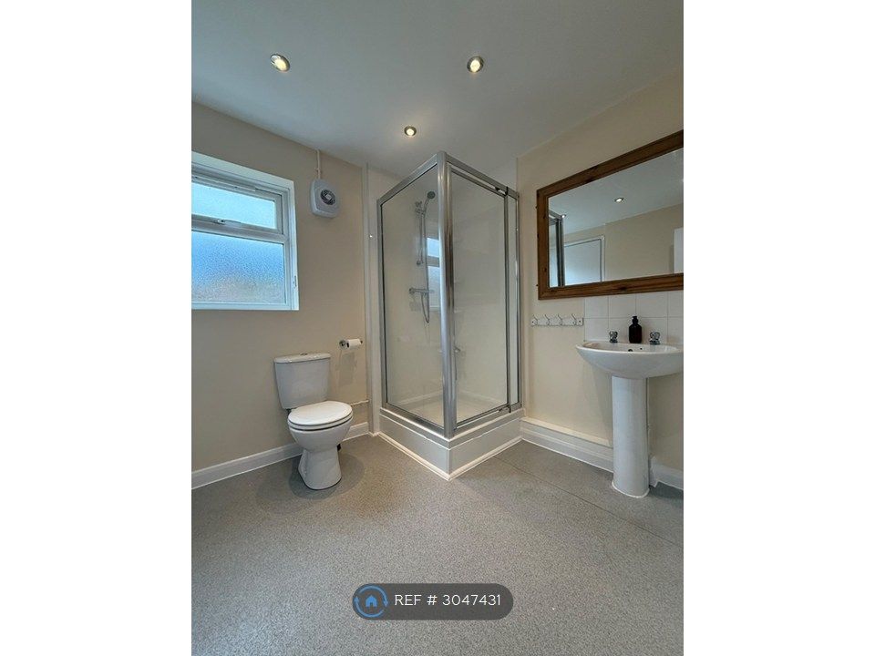 Property photo 2 of 7 Shower Room