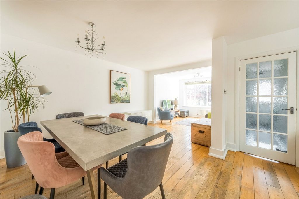 Property photo 3 of 23 Picture No. 12