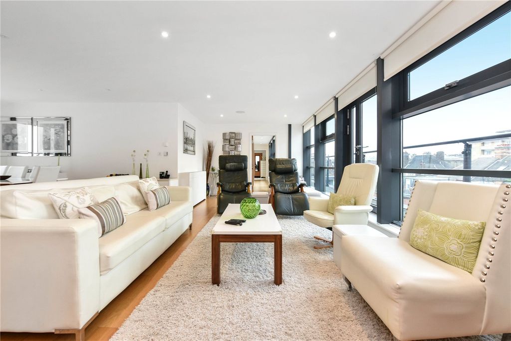 Property photo 3 of 11 Picture No. 26