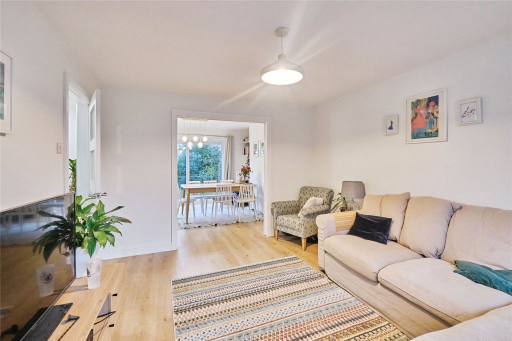 Property photo 2 of 22 Picture No. 17