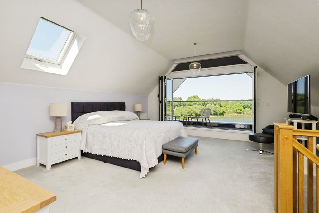 Property photo 3 of 30 Pbox-Img.Jpg