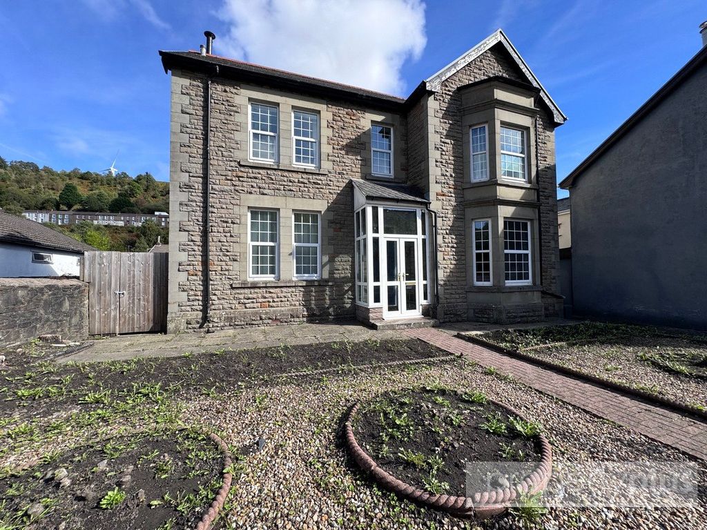 Property photo 1 of 33 Picture No. 02