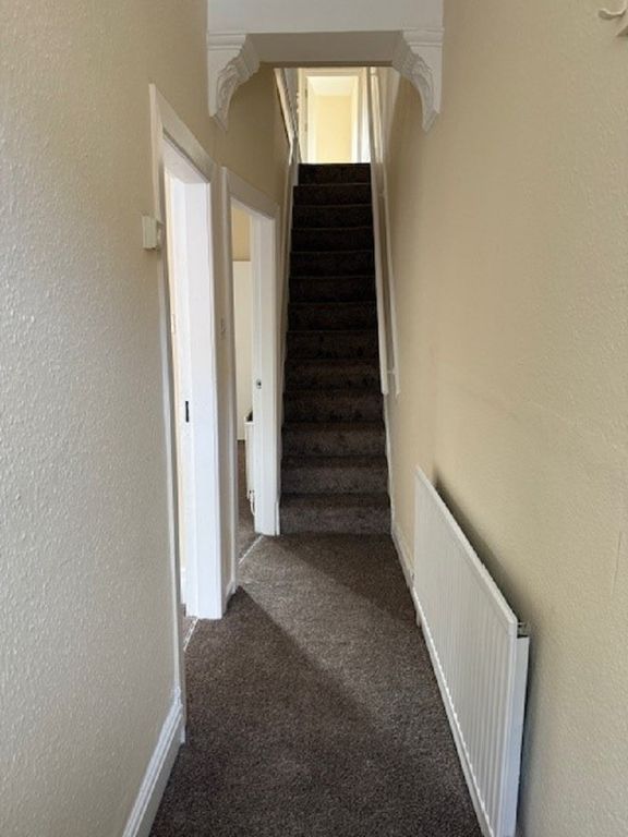 Property photo 2 of 11 Hall