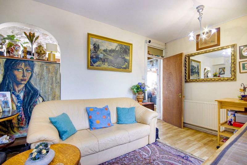 Property photo 2 of 16 Photo 6