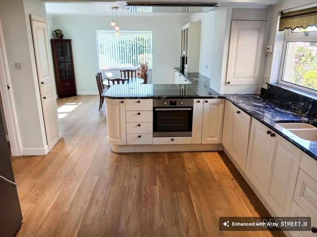 Property photo 2 of 34