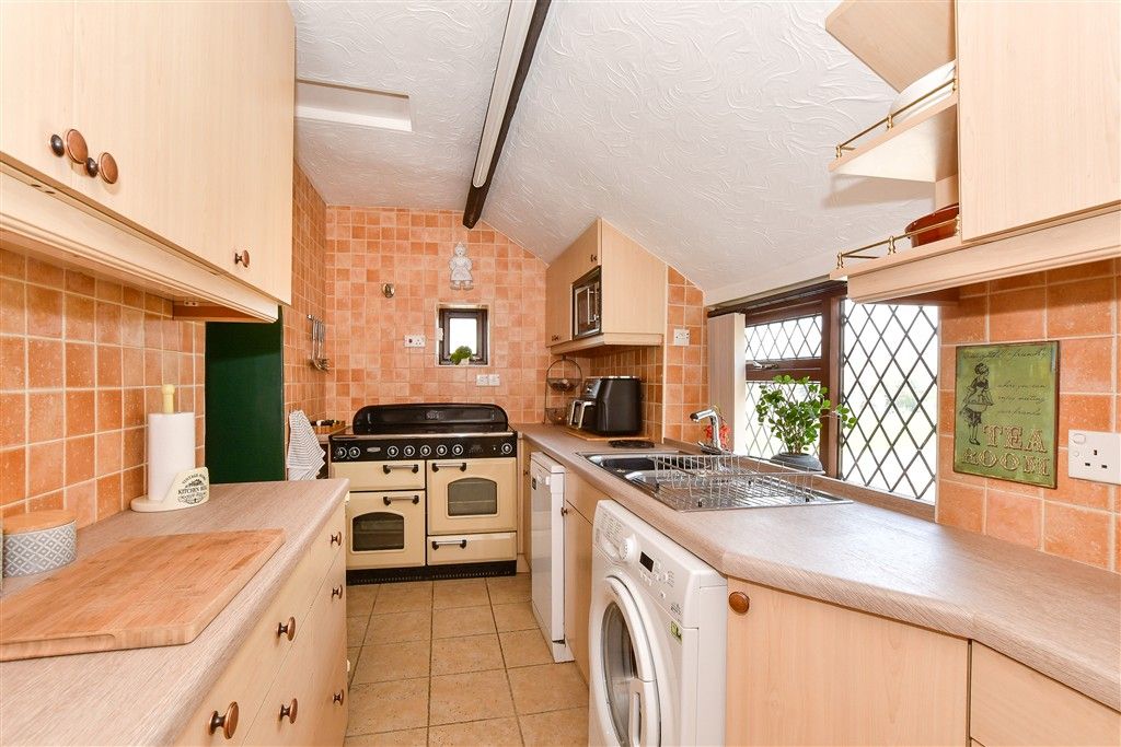 Property photo 3 of 6 Kitchen