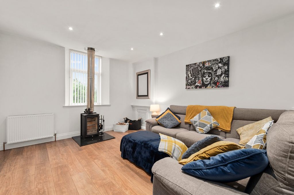 Property photo 3 of 33 5180559