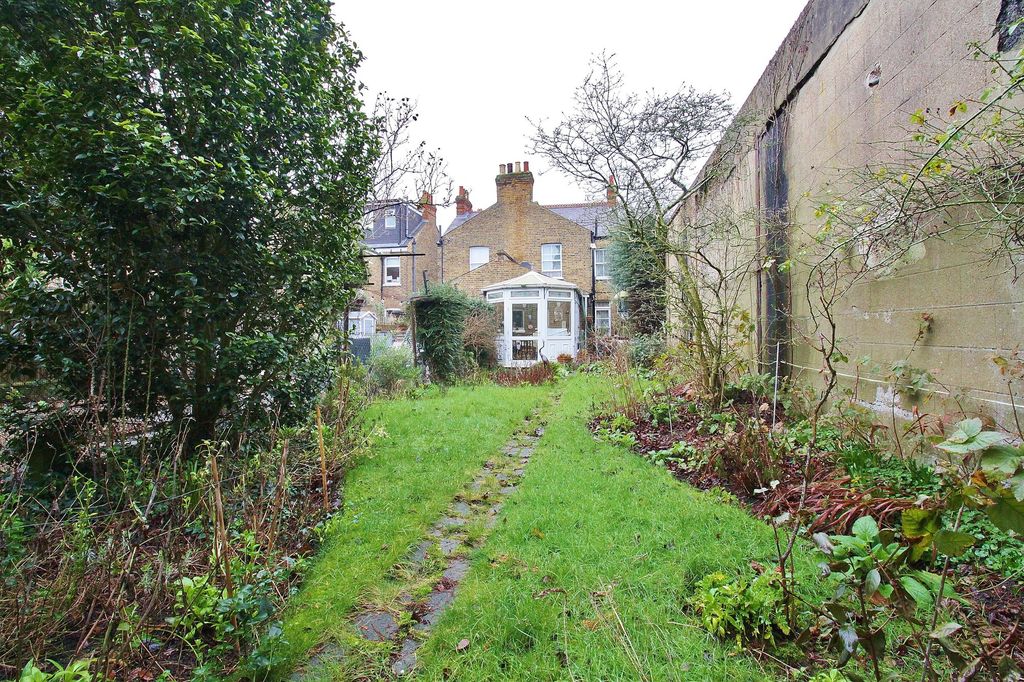 Property photo 3 of 14