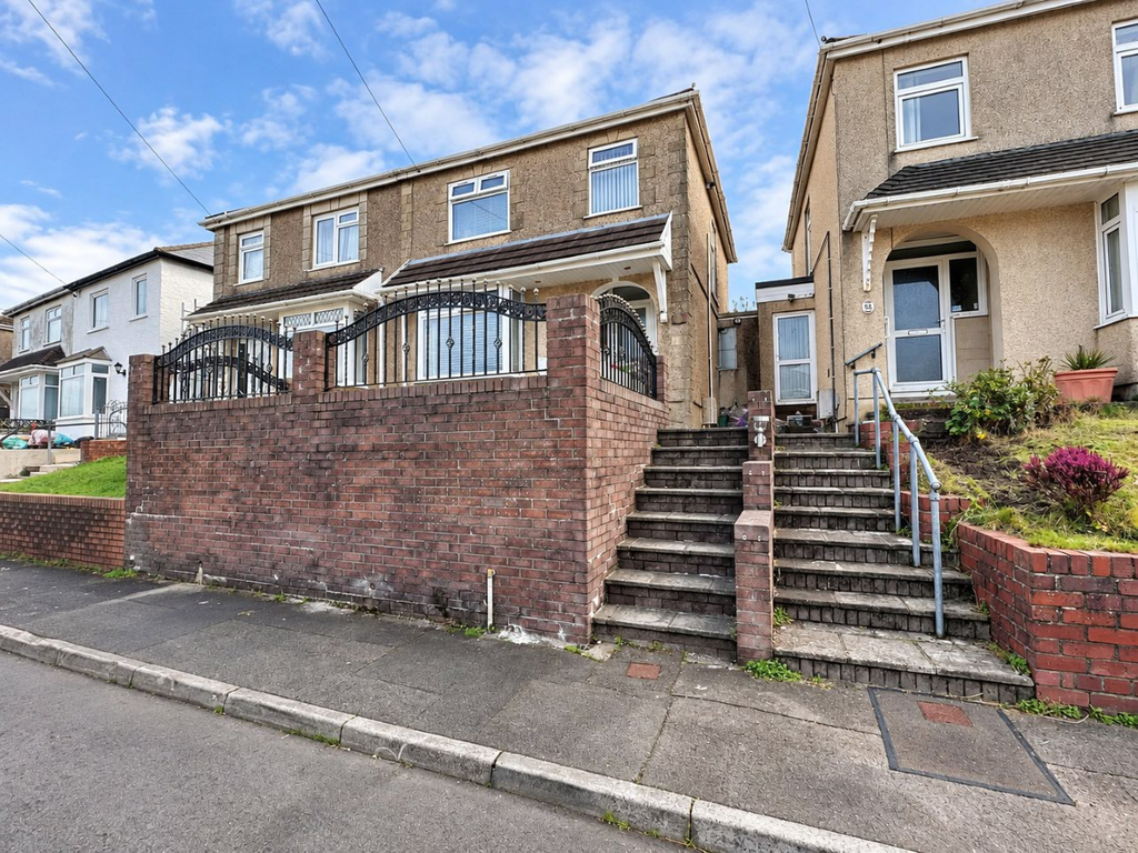 Property photo 1 of 28