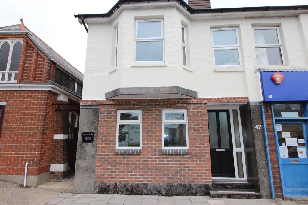 Property photo 1 of 8 2 The Cloisters And Gff 47 Bargates 025.Jpg