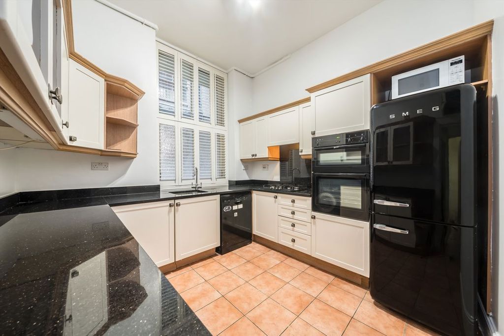 Property photo 3 of 10