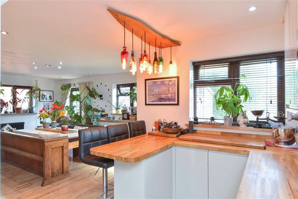 Property photo 3 of 22 Kitchen