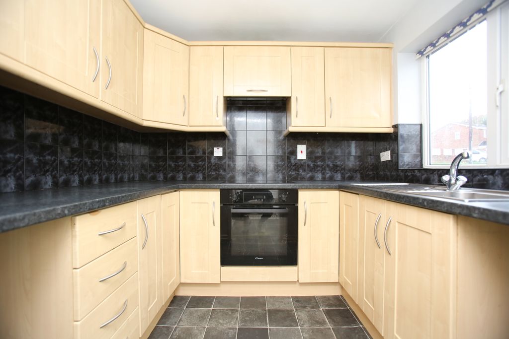 Property photo 3 of 8 593A3205