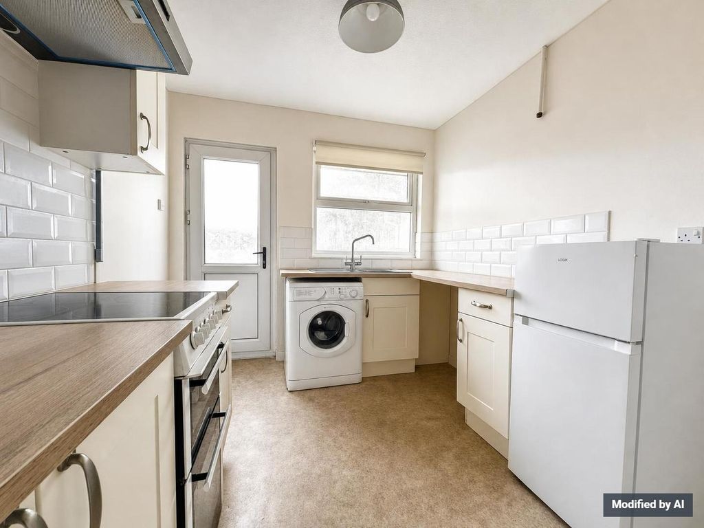 Property photo 3 of 9 Kitchen
