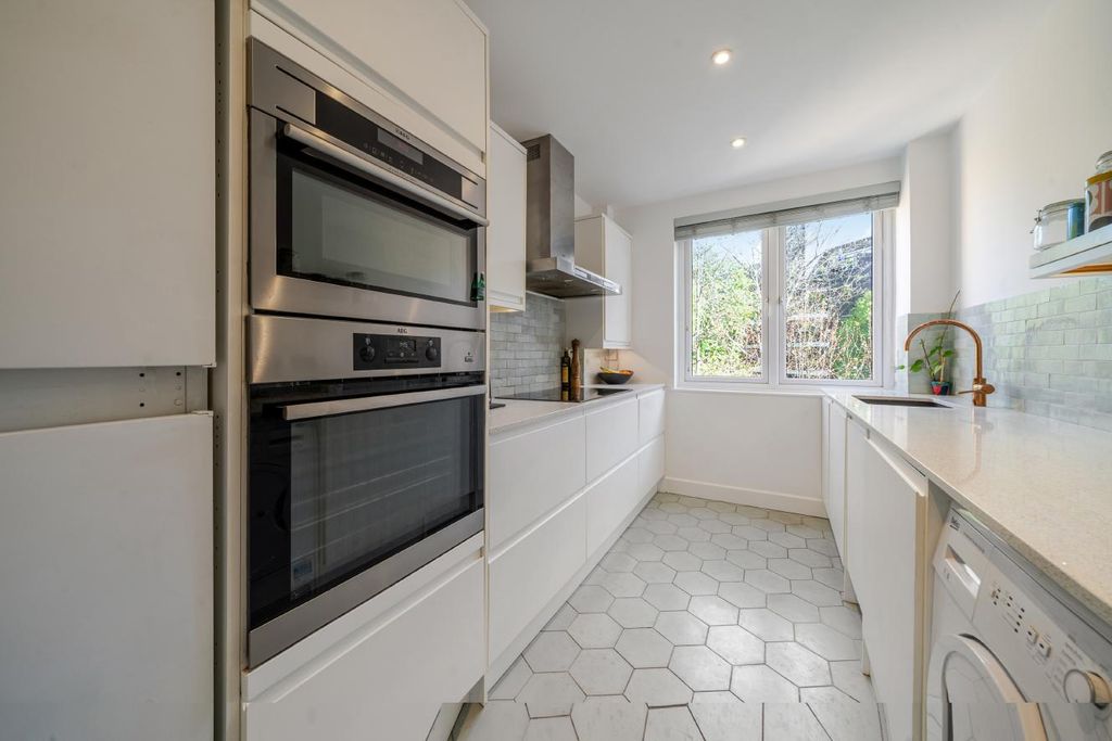 Property photo 2 of 9 Picture 2