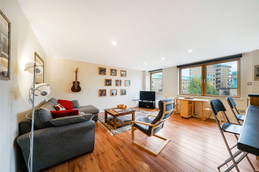 Property photo 2 of 15 Picture No. 04