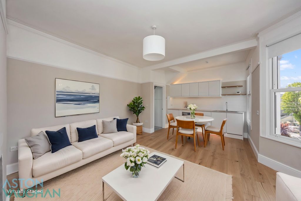 Property photo 3 of 18 5140123