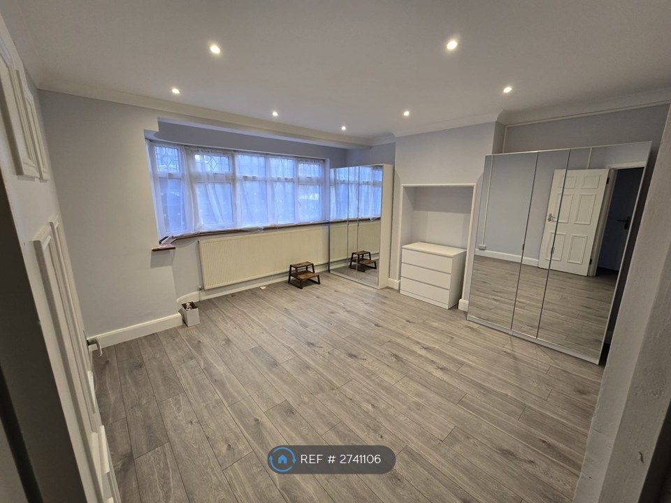 Property photo 2 of 20 Bedroom Room 1