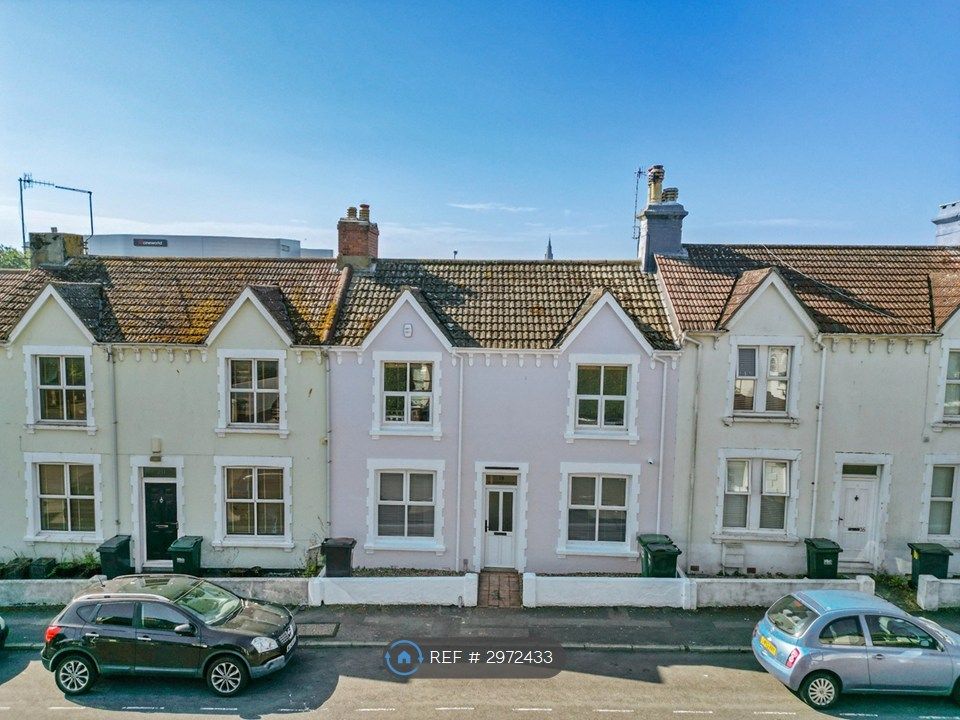 Property photo 2 of 12