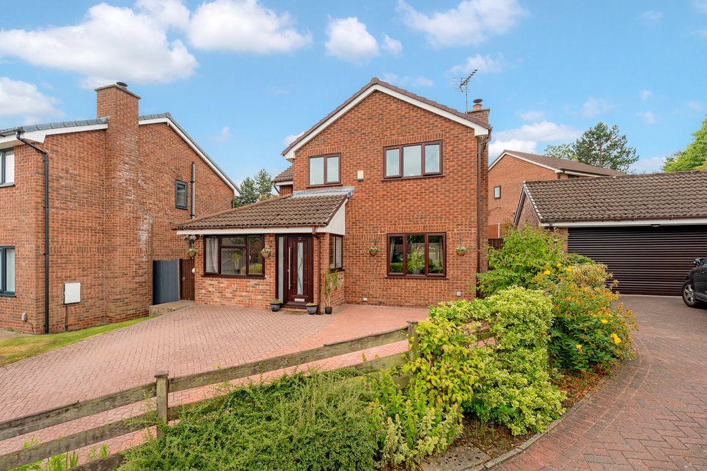 Property photo 1 of 33