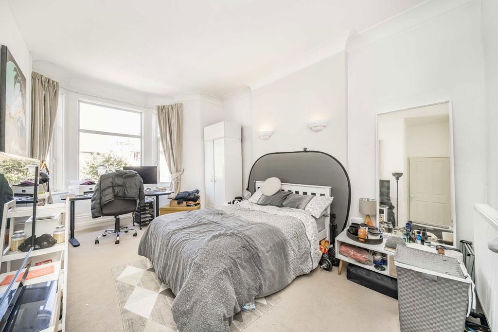 Property photo 3 of 7