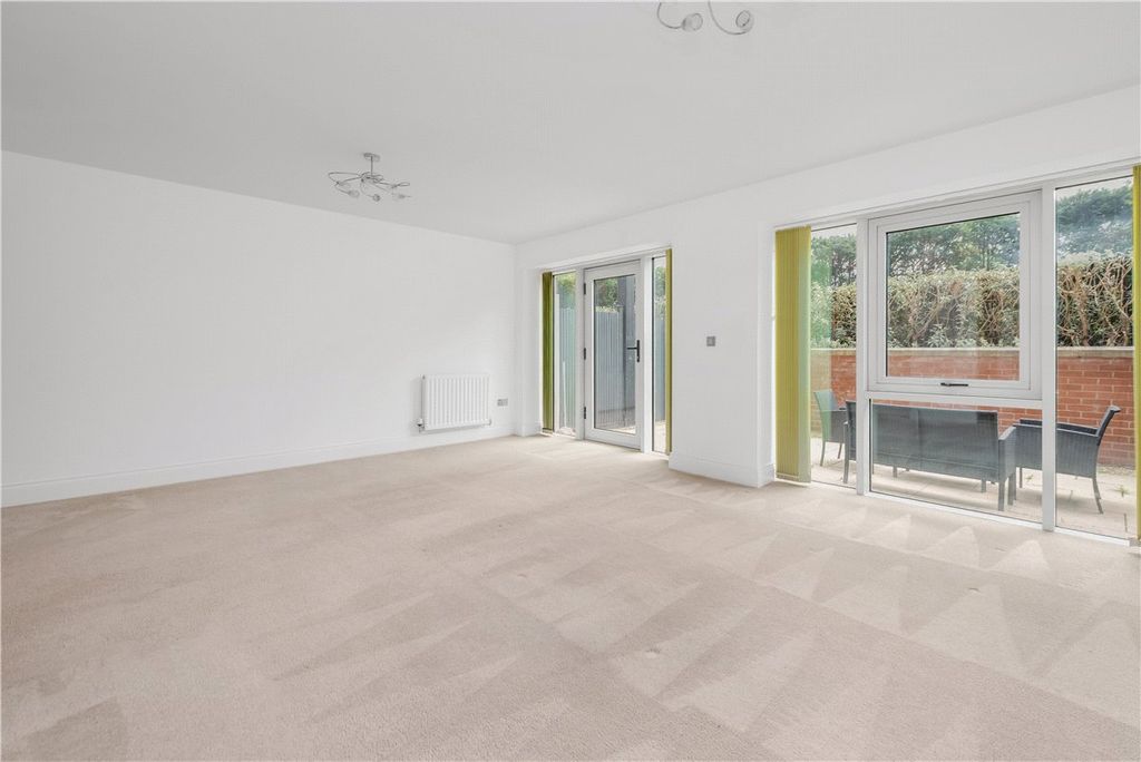 Property photo 1 of 9 Picture No. 08