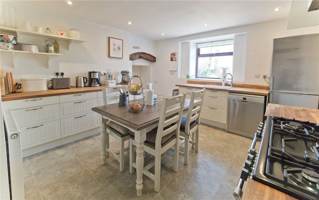Property photo 3 of 24 Kitchen