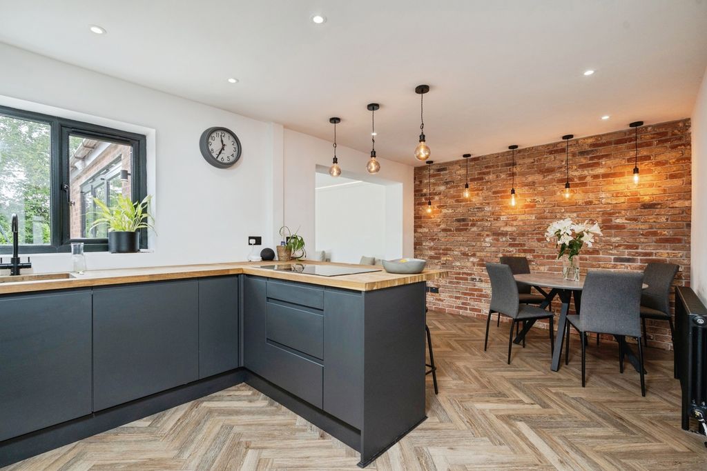 Property photo 3 of 15 Kitchen/ Diner