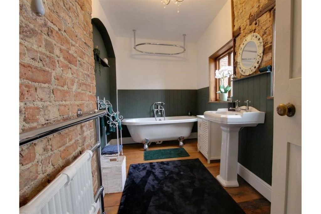 Property photo 3 of 21