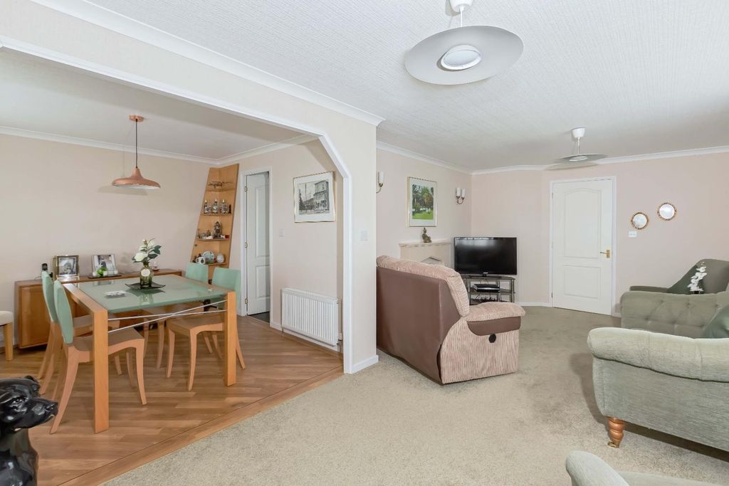 Property photo 3 of 15 Tudor Close_1B.Jpg