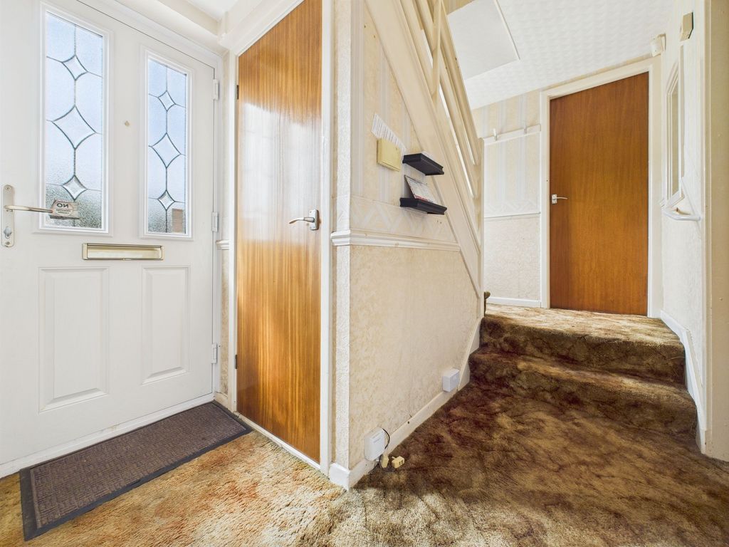 Property photo 3 of 13 Hallway
