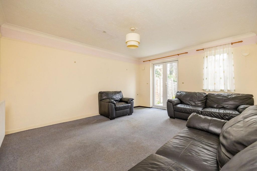 Property photo 3 of 13 Living Room