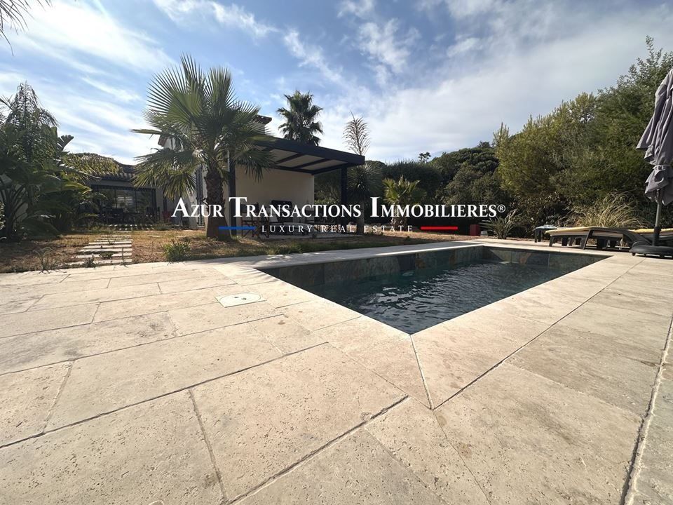 Property photo 1 of 15 Villa - 90m²