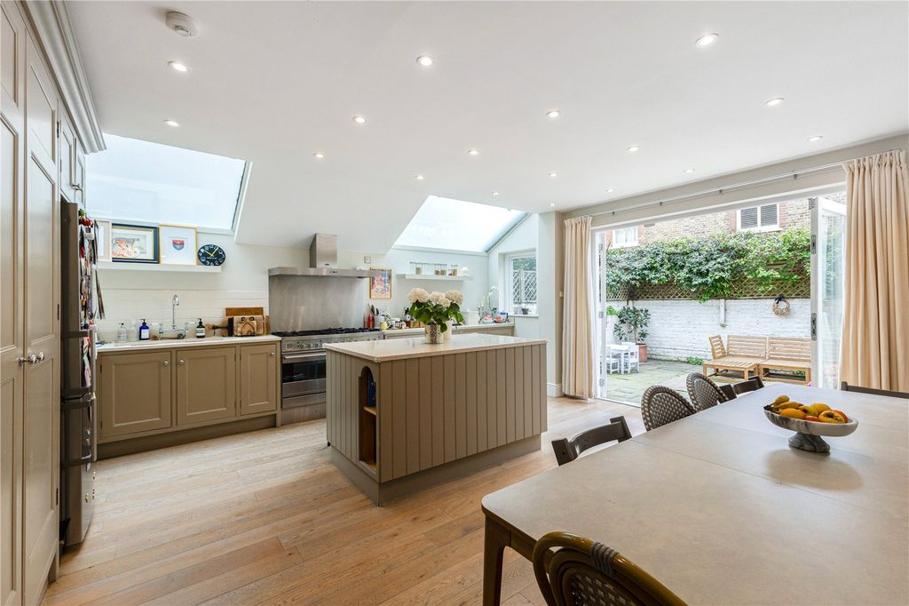 Property photo 2 of 14 Kitchen