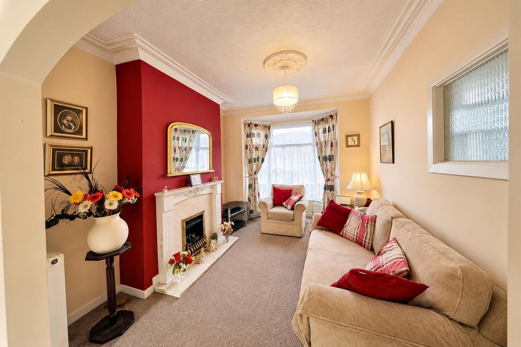 Property photo 2 of 18