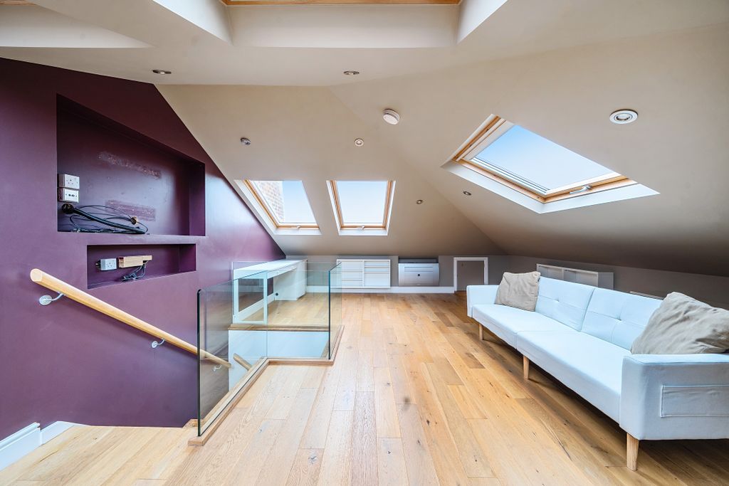 Property photo 2 of 9