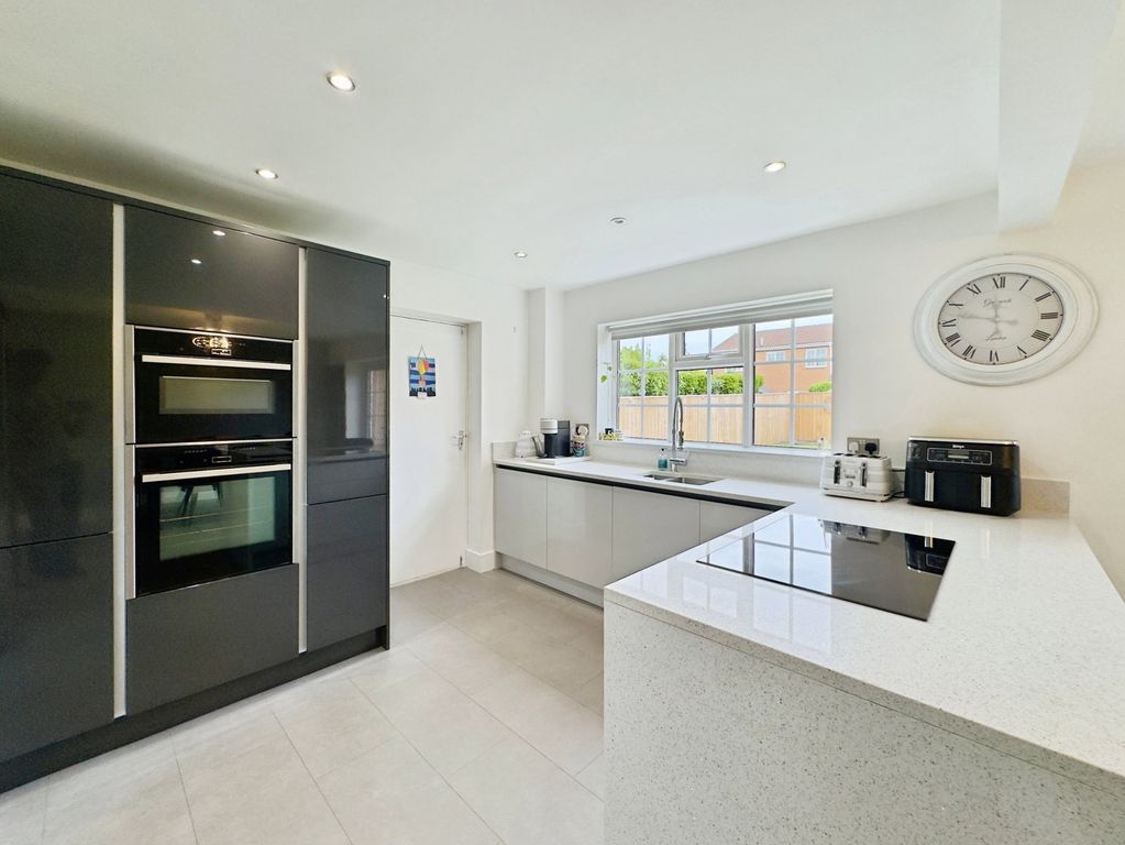 Property photo 2 of 35