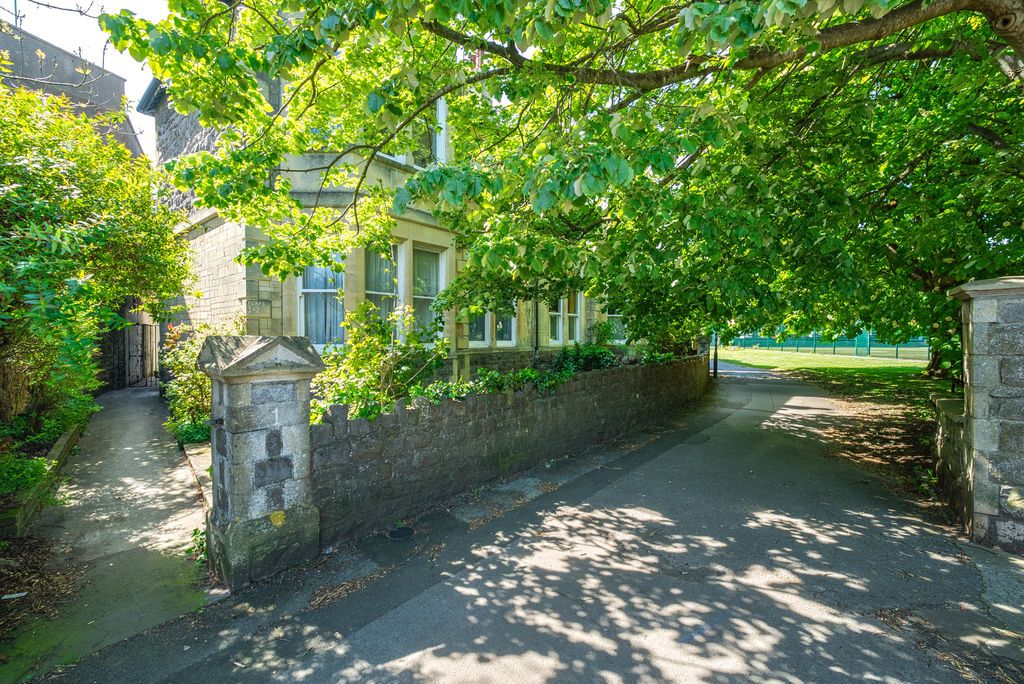 Property photo 1 of 20 Photo 8