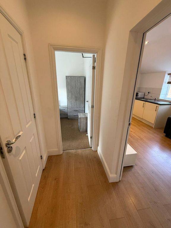 Property photo 2 of 6 Hallway