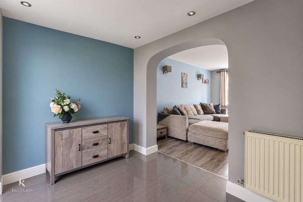 Property photo 2 of 18 0.-087.Jpg