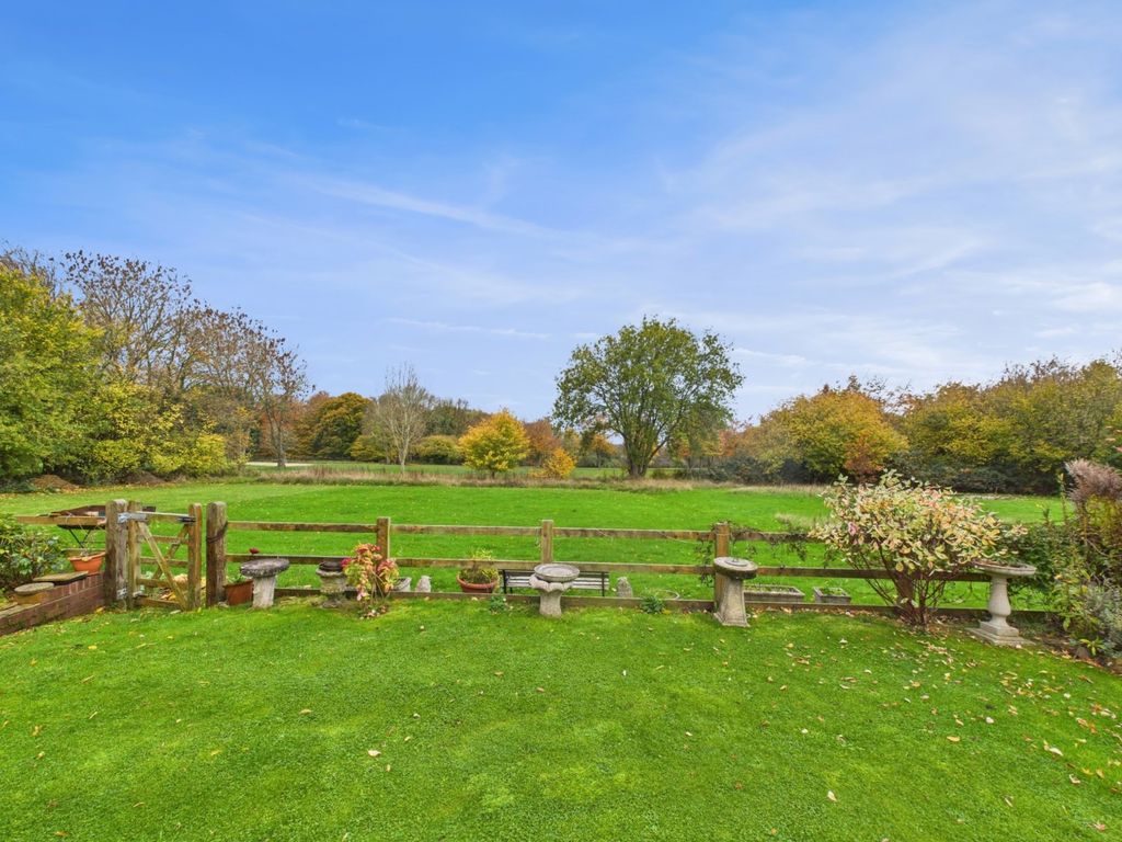 Property photo 2 of 21 Garden View