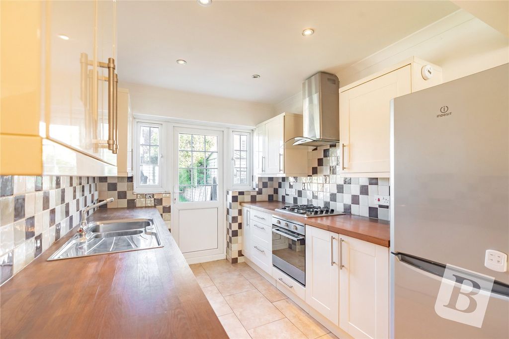 Property photo 3 of 10 Picture No. 05