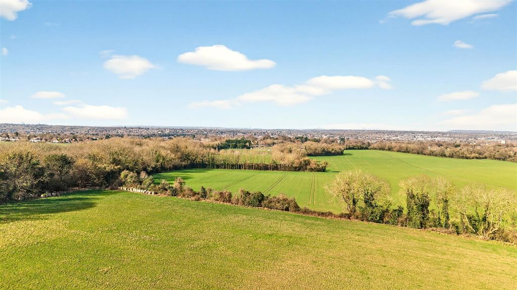 Property photo 2 of 31